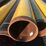 stalen buizen met een gele epoxy coating