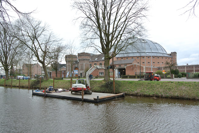 stalen-meerpalen-voor-aanlegplaatsen-roeiboten-in-breda