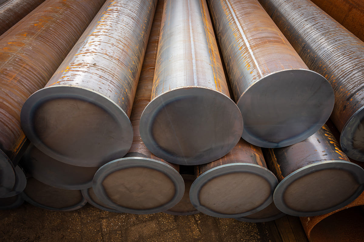 Foundation piles with baseplate