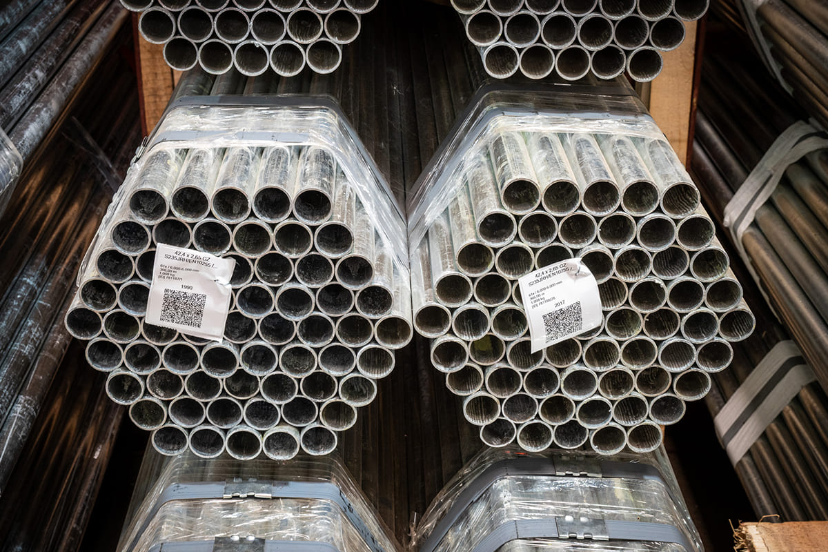 2 Bundles greenhouse tubes in Moerdijk